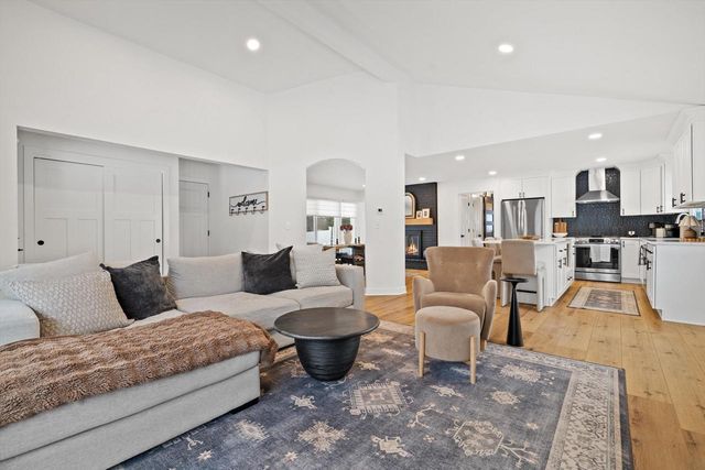 3315 98th PLACE, Pleasant Prairie, WI 53158