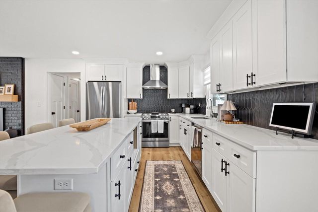 3315 98th PLACE, Pleasant Prairie, WI 53158