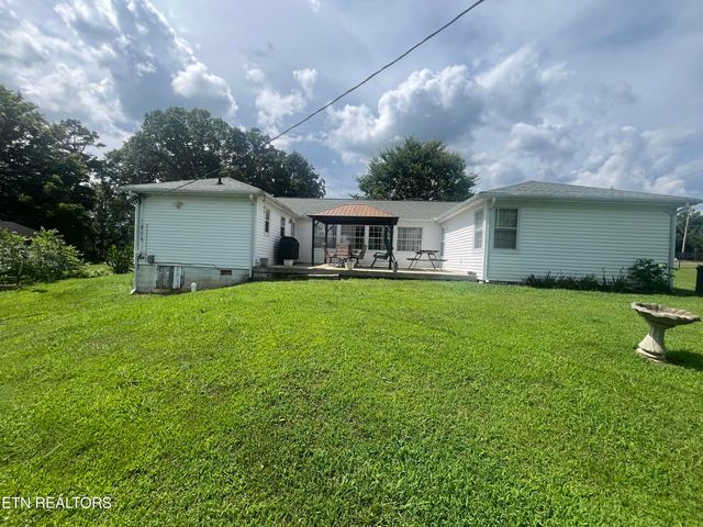 246 Harding Rd, Harriman, TN 37748