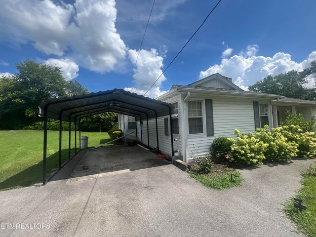 246 Harding Rd, Harriman, TN 37748