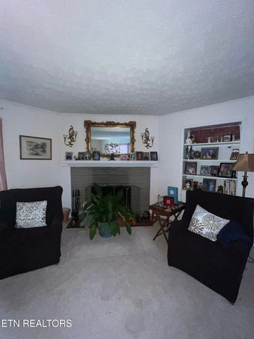246 Harding Rd, Harriman, TN 37748