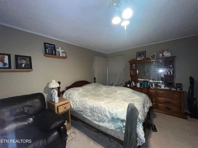 246 Harding Rd, Harriman, TN 37748
