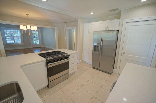 1430 1ST STREET N, St Petersburg, FL 33704