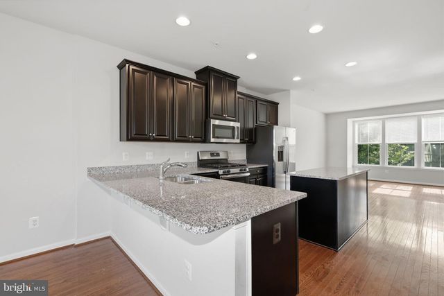 22322 FOUNDATION DR, Ashburn, VA 20148