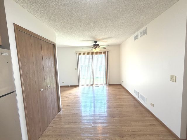 1109 Kane Street 1109, South Elgin, IL 60177