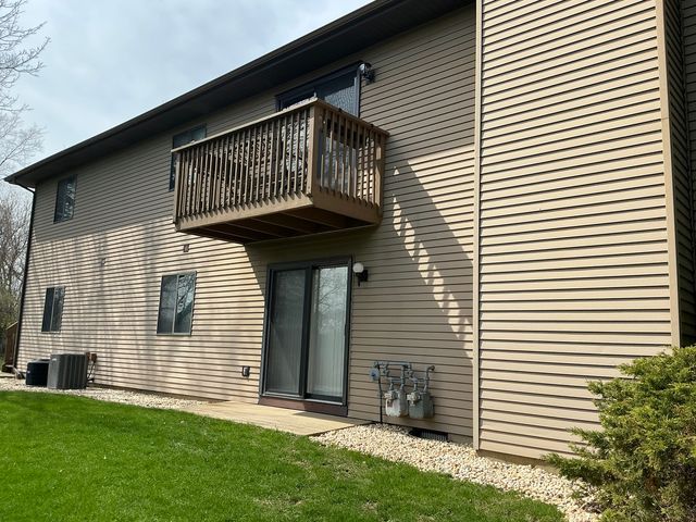 1109 Kane Street 1109, South Elgin, IL 60177