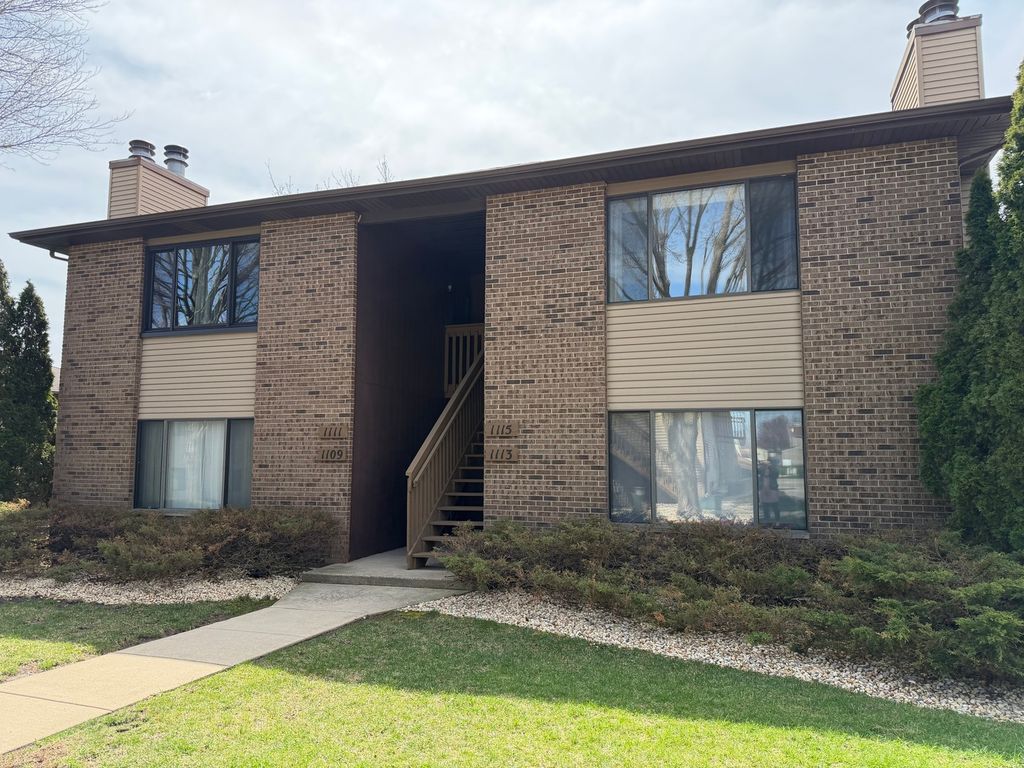 1109 Kane Street 1109, South Elgin, IL 60177