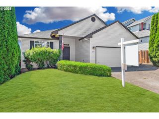 817 Sw CHABLIS Ct, Dundee, OR 97115