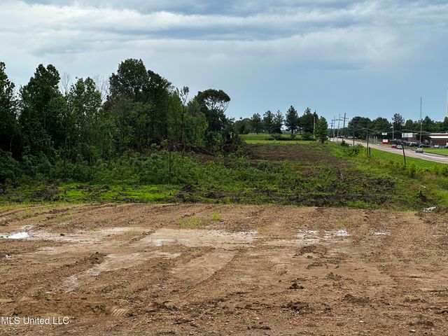 2 W Stateline Road, Southaven, MS 38671