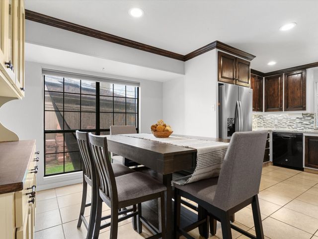 2600 S Meadow Drive, Fort Worth, TX 76133