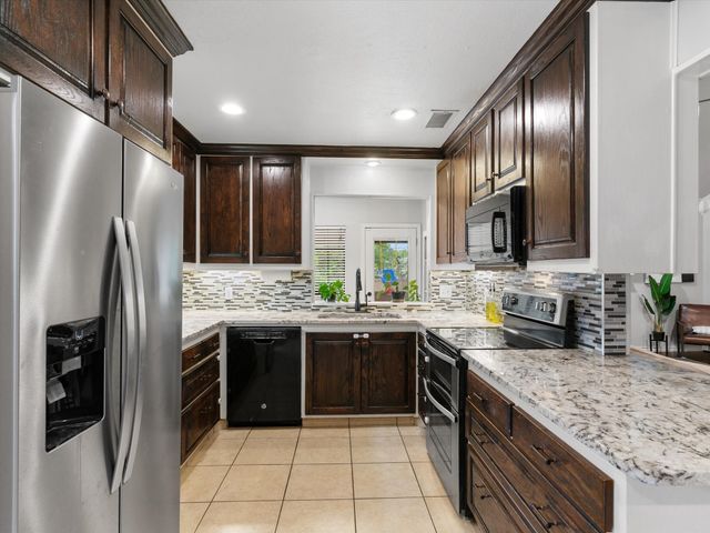 2600 S Meadow Drive, Fort Worth, TX 76133