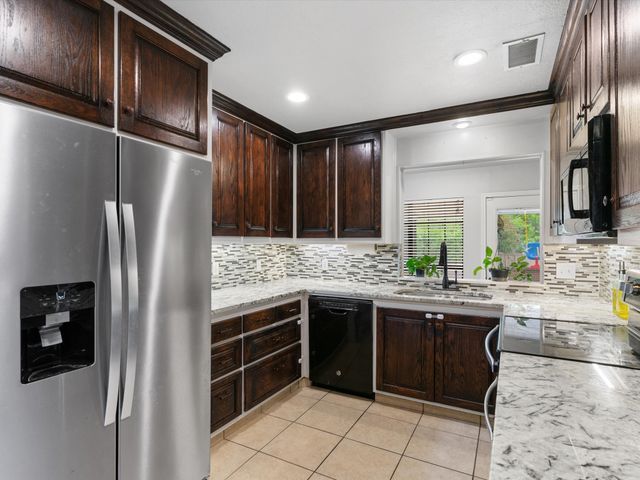 2600 S Meadow Drive, Fort Worth, TX 76133