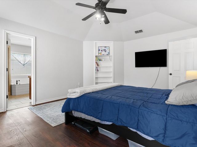 2600 S Meadow Drive, Fort Worth, TX 76133