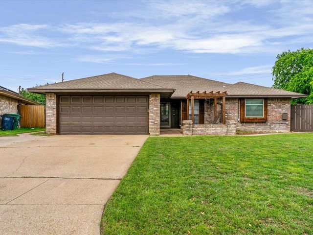 2600 S Meadow Drive, Fort Worth, TX 76133