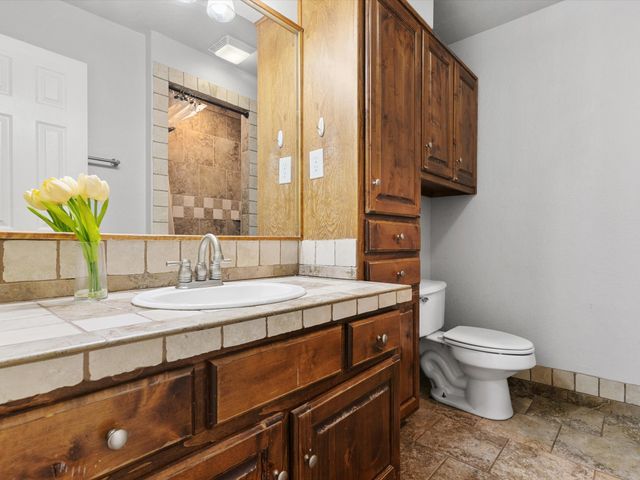 2600 S Meadow Drive, Fort Worth, TX 76133