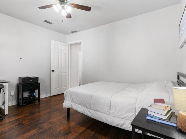 2600 S Meadow Drive, Fort Worth, TX 76133
