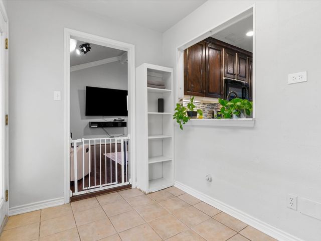 2600 S Meadow Drive, Fort Worth, TX 76133