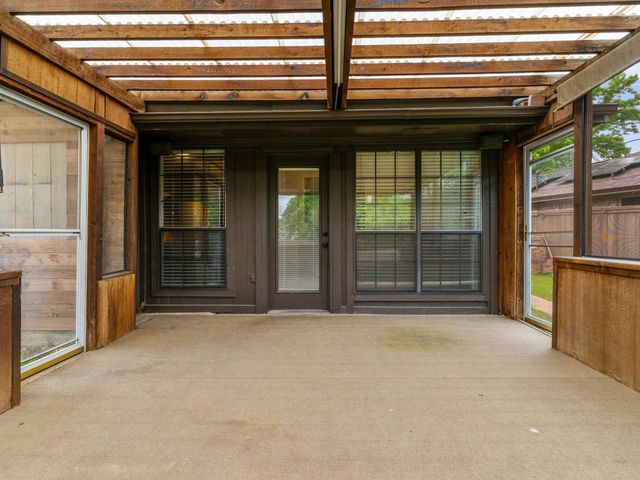 2600 S Meadow Drive, Fort Worth, TX 76133