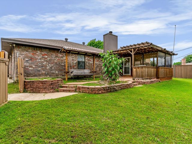 2600 S Meadow Drive, Fort Worth, TX 76133