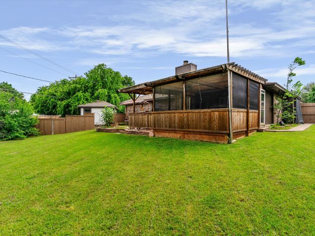 2600 S Meadow Drive, Fort Worth, TX 76133
