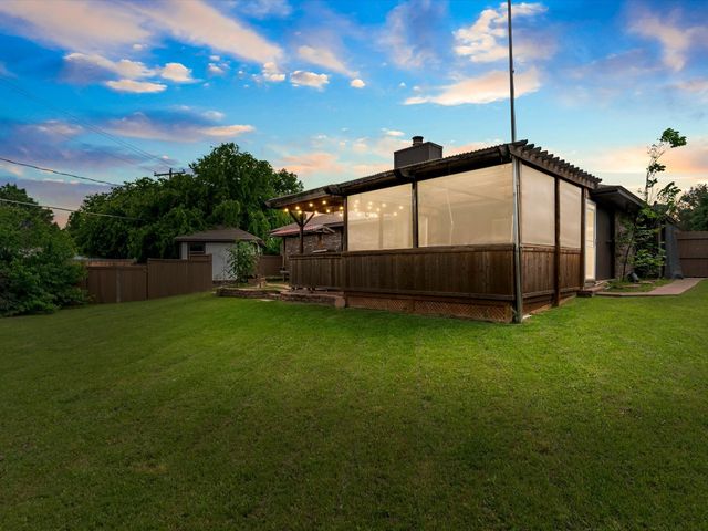 2600 S Meadow Drive, Fort Worth, TX 76133