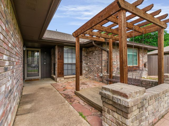 2600 S Meadow Drive, Fort Worth, TX 76133