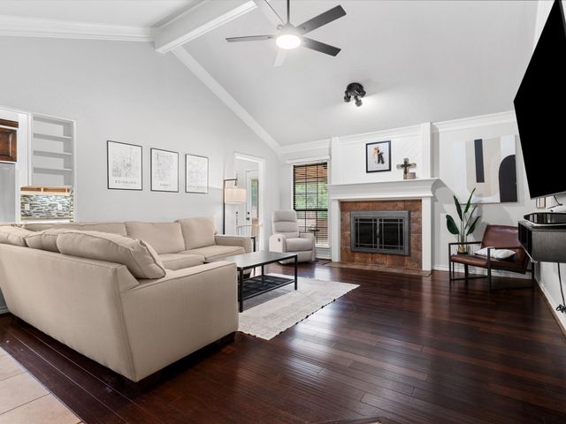 2600 S Meadow Drive, Fort Worth, TX 76133