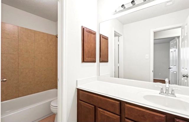 18 Morro Bay Drive, Manvel, TX 77578