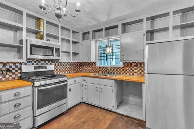 7425 Grayson Drive, Riverdale, GA 30296