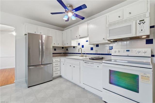 693 Charlecote DR, Virginia Beach, VA 23464