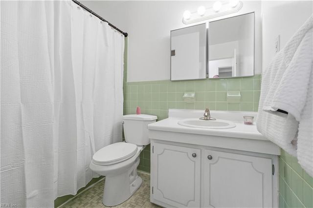 693 Charlecote DR, Virginia Beach, VA 23464