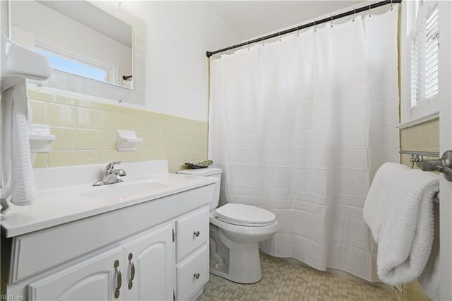 693 Charlecote DR, Virginia Beach, VA 23464