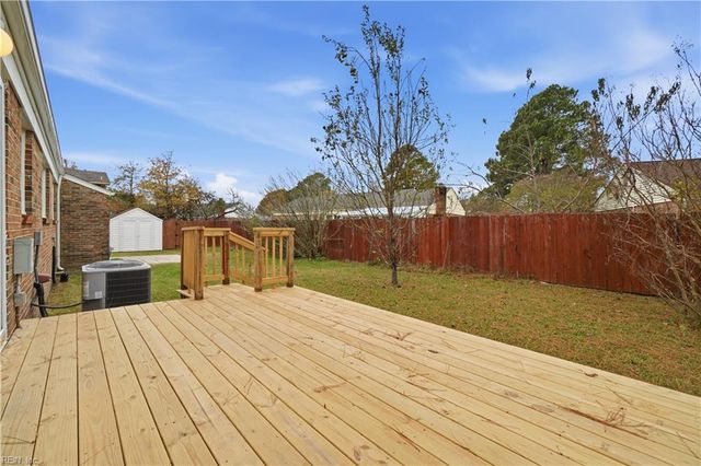 693 Charlecote DR, Virginia Beach, VA 23464