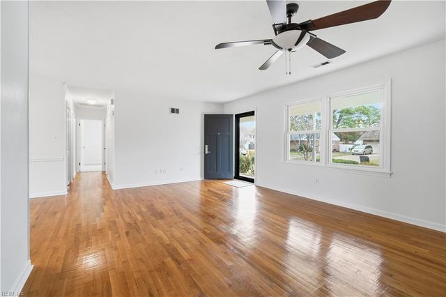 693 Charlecote DR, Virginia Beach, VA 23464