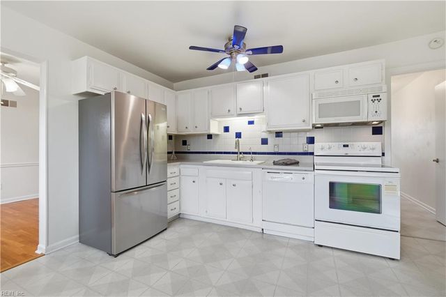 693 Charlecote DR, Virginia Beach, VA 23464