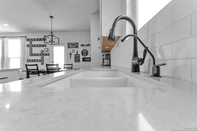 3263 Old Almonte, San Antonio, TX 78224