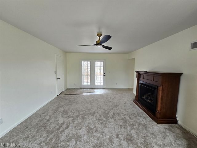 52 Meadow Ln Circle, Parkersburg, WV 26101