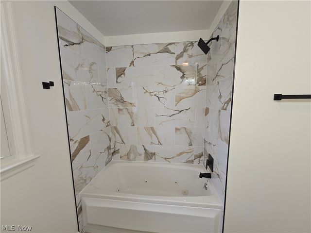 52 Meadow Ln Circle, Parkersburg, WV 26101