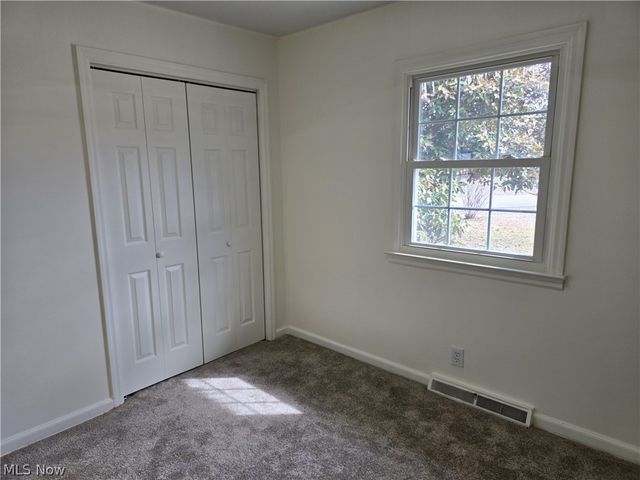 52 Meadow Ln Circle, Parkersburg, WV 26101