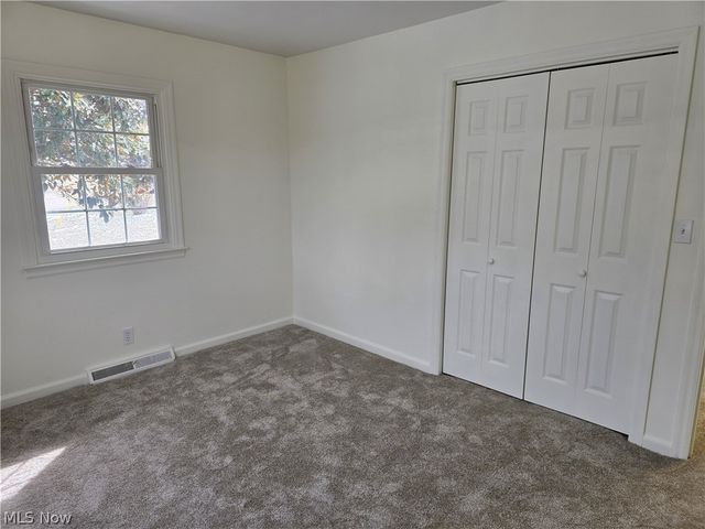 52 Meadow Ln Circle, Parkersburg, WV 26101