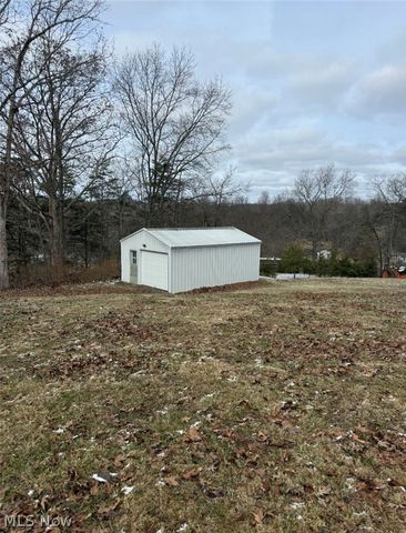 52 Meadow Ln Circle, Parkersburg, WV 26101