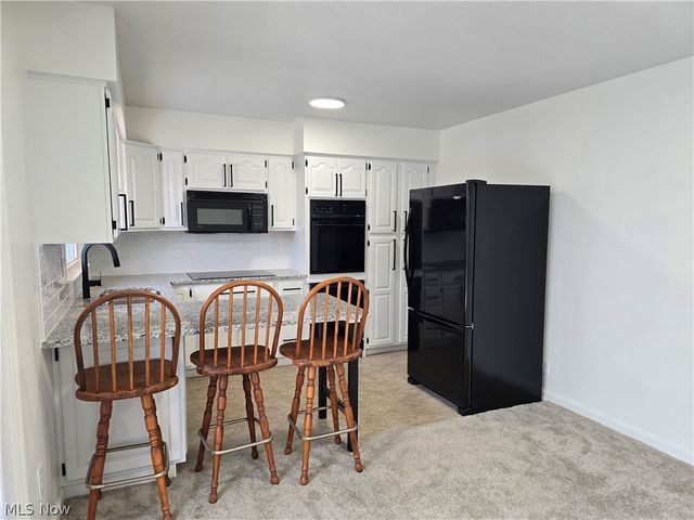 52 Meadow Ln Circle, Parkersburg, WV 26101