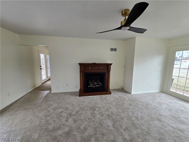 52 Meadow Ln Circle, Parkersburg, WV 26101