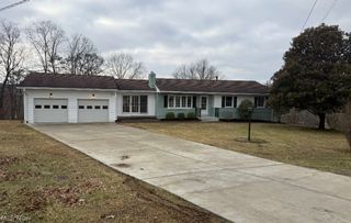 52 Meadow Ln Circle, Parkersburg, WV 26101