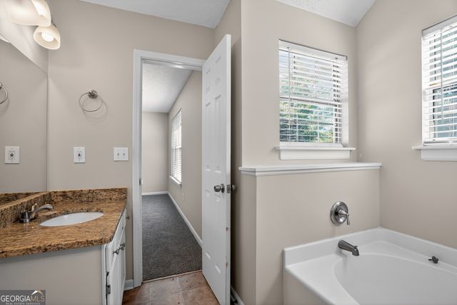 3235 Hunters Crossing Point, Lithonia, GA 30038