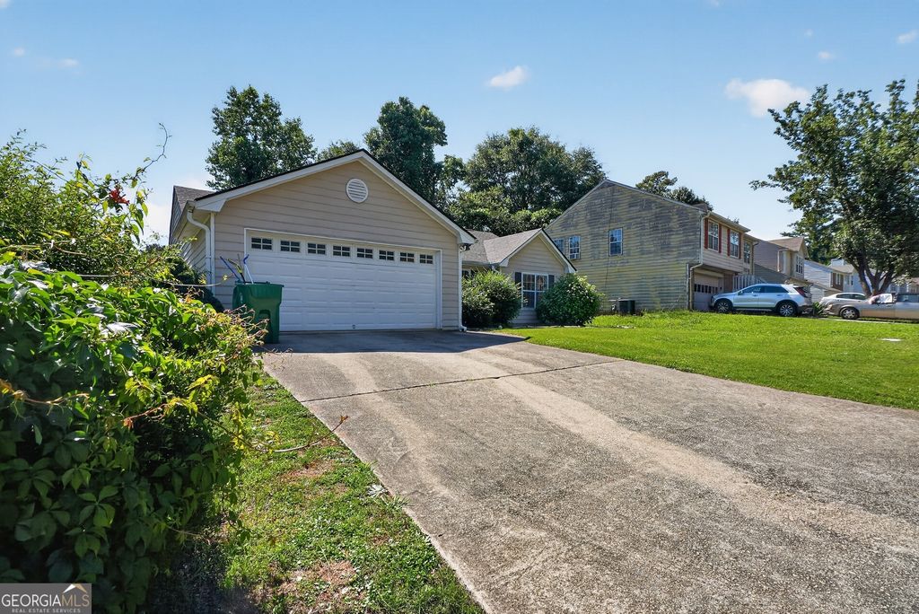 3235 Hunters Crossing Point, Lithonia, GA 30038