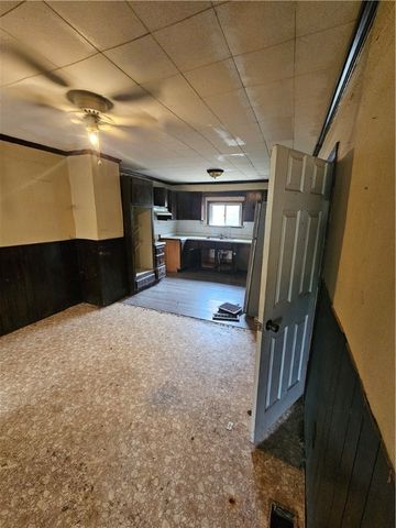 413 Electric St, New Castle, PA 16101