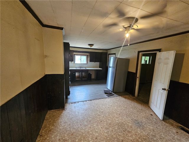 413 Electric St, New Castle, PA 16101