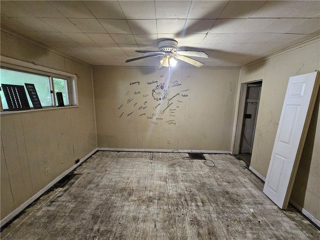 413 Electric St, New Castle, PA 16101