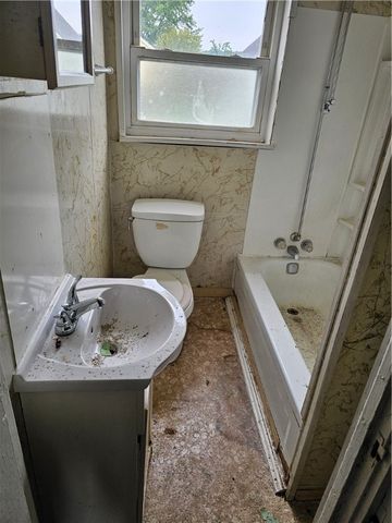 413 Electric St, New Castle, PA 16101